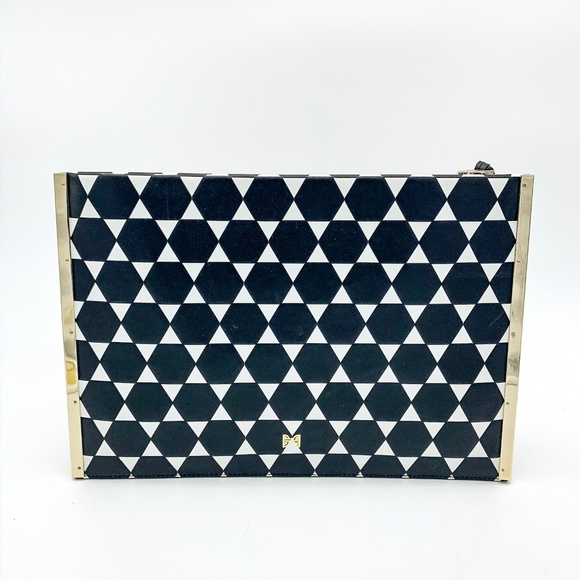 NWT HEIRLOOM Leather Embossed Flat Clutch - Picture 6 of 7